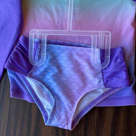 Mermaid bathing suit size 5T - Picture 4 of 5